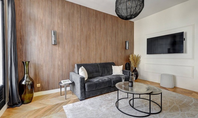 8th Arrondissement Apartment | TBS 241- Prestigious apartment Champs-Élysées