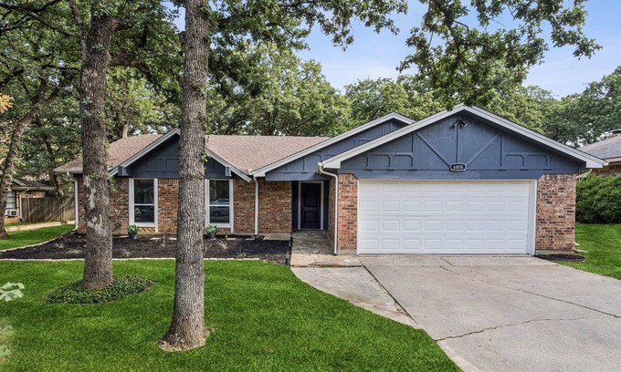 North Richland Hills House | TCH -Comfy 3bd/2ba home in Fort Worth w/Workspace