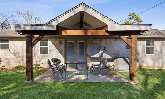 Allen House | TCH - Cozy 3bd/2ba in Allen with desk
