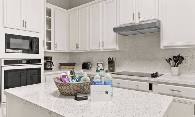 Plano House | TCH - Spacious 4bd/2ba home in Plano w/Workspace