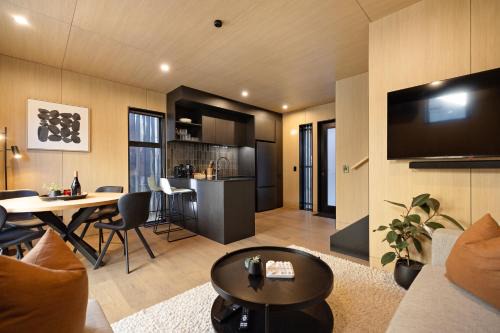 Frankton House | Te Awa Villa Queenstown