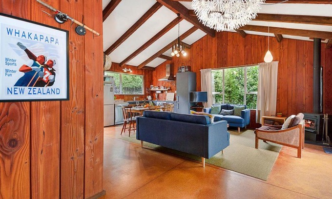 Pukawa House | Te Kuru Cabin - Pukawa Bay Holiday Home