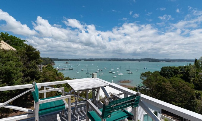 Russell House | Te Maiki Escape - Russell Holiday Home