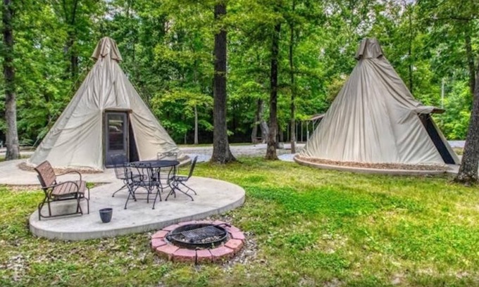 Manchester Cabin | Teepee - Experience something truly unique: A teepee with a door!