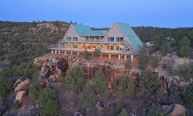 Solano Hotel | Teepee Lodge at giant ranch with horses & firearms & trailrides, New Mexico