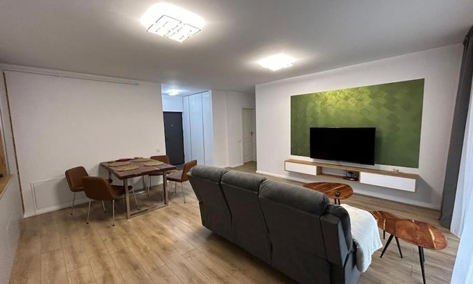 Floresti Apartment | Teilor