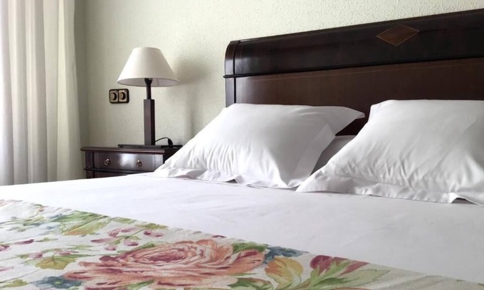 Barakaldo Apartment | Telleria Apartment with Free Parking