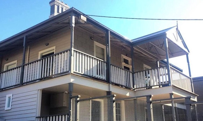 Healesville House | Temora House is the Queen of main street & sits high over beautiful Healesville