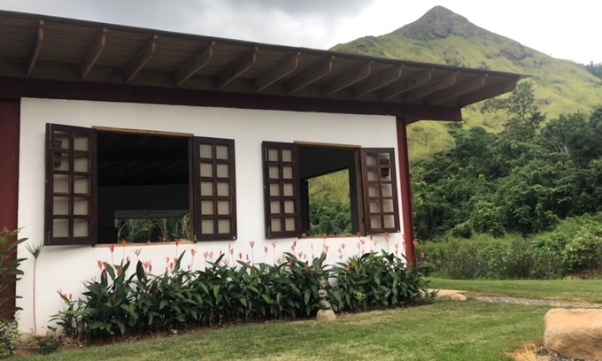 Jayuya Ski Chalet | Templo la Esmeralda Mountain retreat.