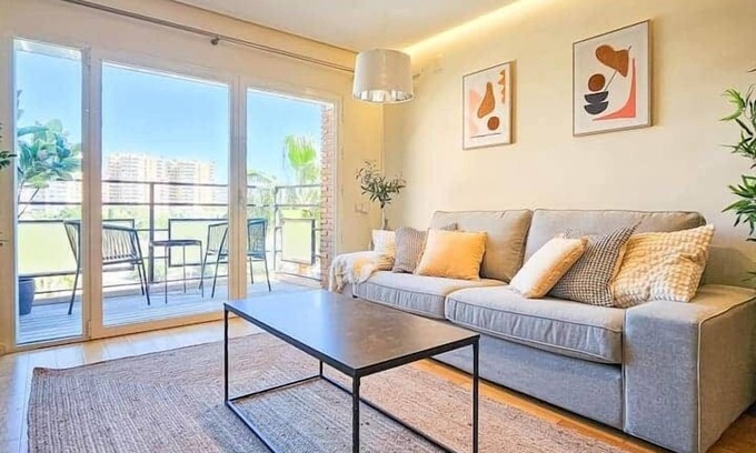 Montolivet Apartment | Temporary Housing with Incredible Views
