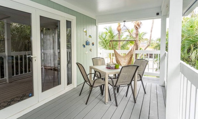 Fort Pierce House | Tequila Sunrise Oasis
