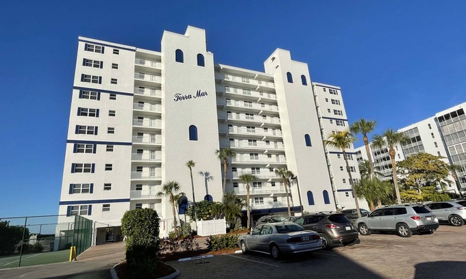 South Island Condo | Terra Mar Condo (Fort Myers Beach) Waterfront - Gulf of Mexico7th Floor