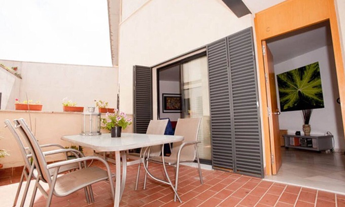 Alameda Apartment | TERRACE ALAMEDA, GARAGE WIFI CENTRO