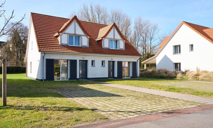 Berck-sur-Mer House | Terrace Stay near Shoreline