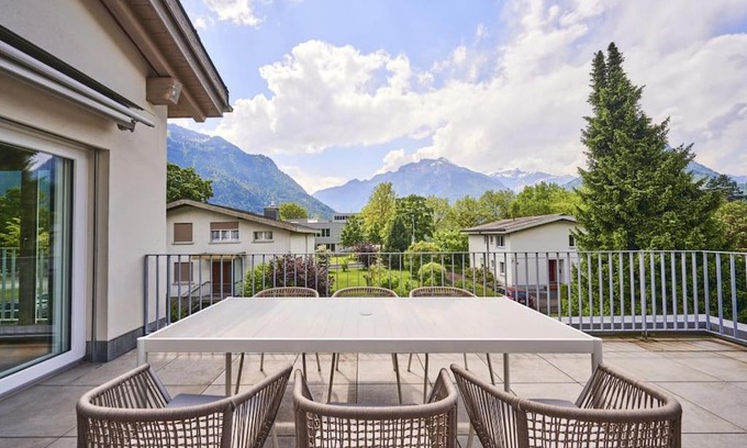 Central Interlaken Apartment | Terrace Vista Interlaken