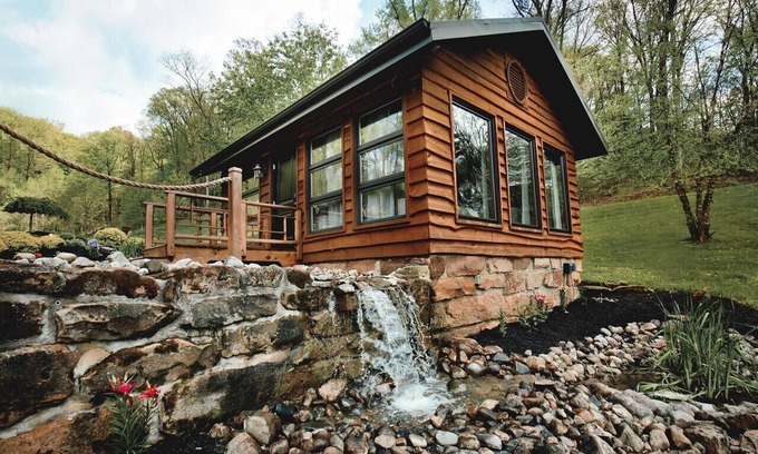 Rockbridge Cabin | Terrapin Hideaway's Pond Slider Studio Cabin, Hocking Hills Logan Laureville Rockbridge Studio Cabin