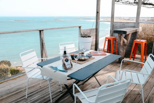 Plouguerneau Apartment | Terrasse face à l'océan pour 4 personnes