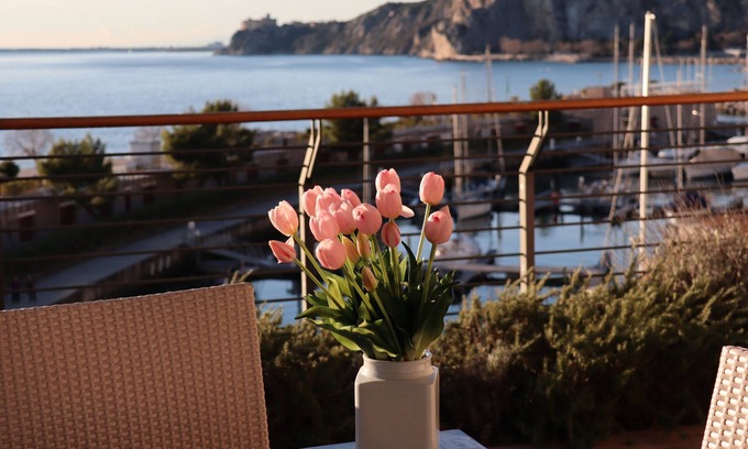 Portopiccolo Apartment | Terrazza vista castello-Portopiccolo Apartments