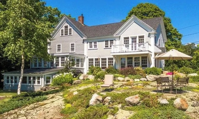 Camden House | Terrific 4 Bedroom 4.5 Bath House in Rockport Village