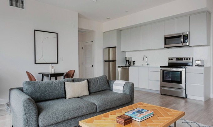 East Pasadena Apartment | Terrific Pasadena 1BR w/Gym & Elev, nr Dining & Movies, by Blueground