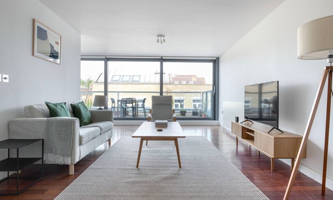 Weavers Apartment | Terrific Shoreditch 2BR Penthouse w/Balconies, nr Tube, by Blueground