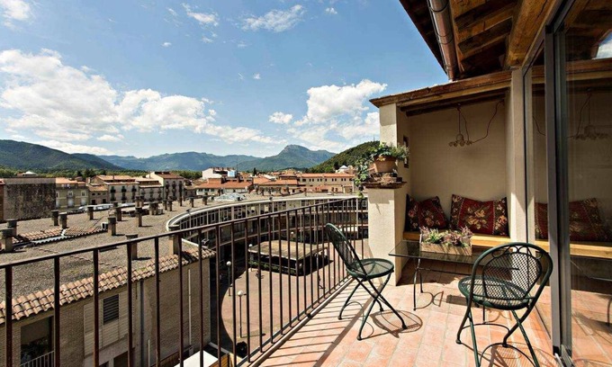 Olot Apartment | Terrissaire terrace and access to indoor swimming