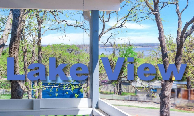 Gordonville House | TEXOMA Lake View! 2 story cabin near Cedar Mills Marina! (3 bed / 2 bath)