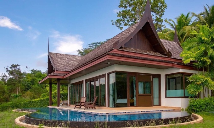 Ko Kaeo Villa | THAI Style Private Hill Top Villa with Infinitypool, OceanView and King-bed