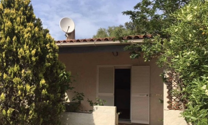 Pinarellu House | Thalassa Air-conditioned mini villa, swimming pool, 10 min walk from the sea