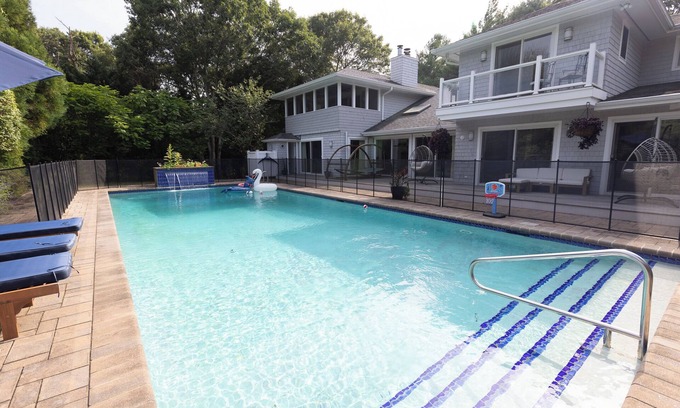East Quogue House | Thanksgiving is around the corner , better book now!