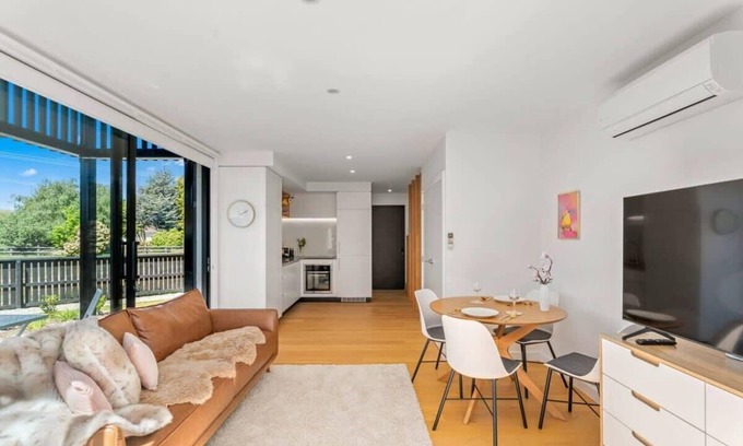 Albert Town House | The 1 With The View S