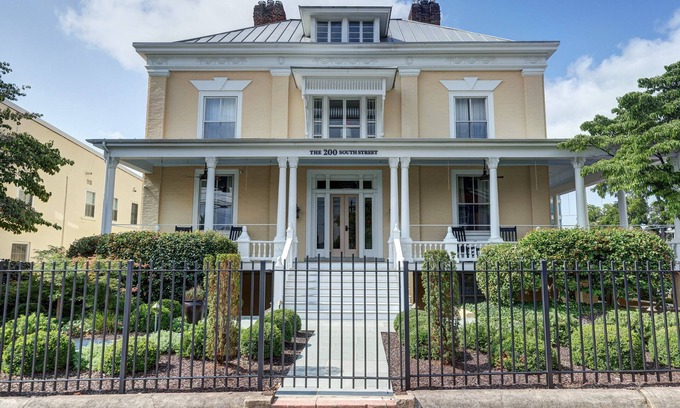 North Downtown House | The 200 South Street | Entire Estate (Exclusive Use)