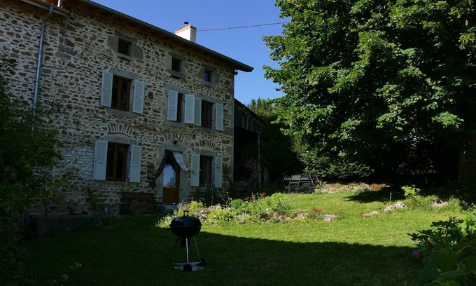 Saint-Sauveur-la-Sagne House | THE 46, located on the edge of the D265, without neighborhood, surrounded by meadows and forests
