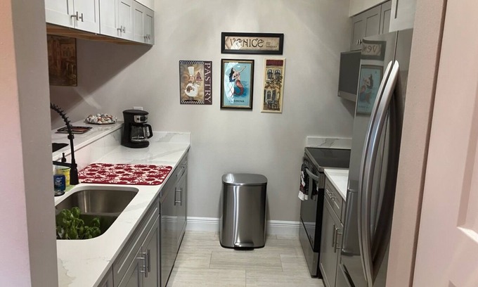 Sanibel Condo | The 5 star Mermaid House beachfront condo reopens. Gulf view from all windows