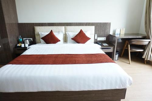 Itarsi Hotel | The Aanandam Hotel Resort