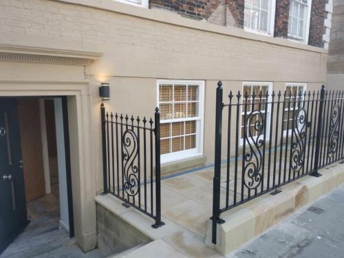 Whitby Apartment | The Admirals Room