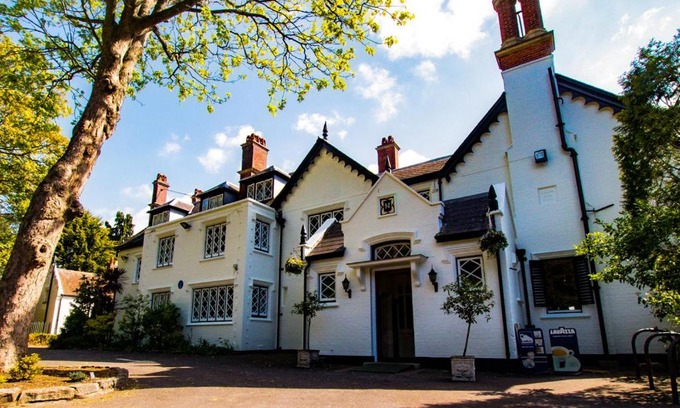 Alverstoke Hotel | The Alverbank Hotel