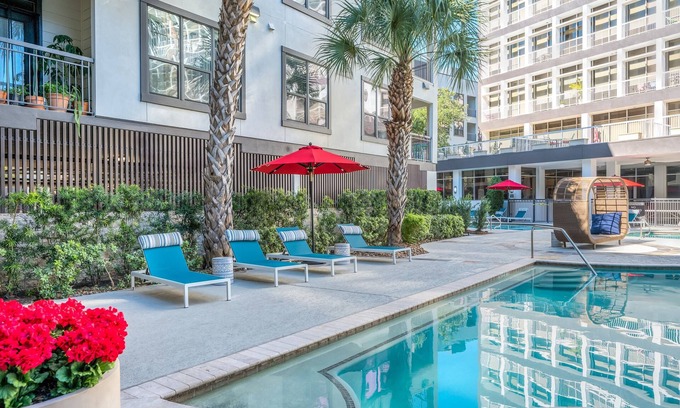 Houston Apartment | The Amari Luxury Mid-Rise w/Pool, Gym, & Theater