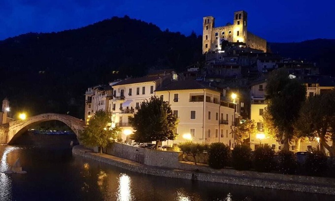 Dolceacqua Apartment | The Ancient Tower - "La Piccola"