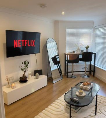 Bury St Edmunds Apartment | The Angels Nest - Central
