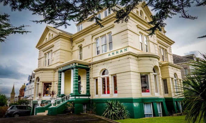 Llandudno Bed & Breakfast | The Annan Hotel