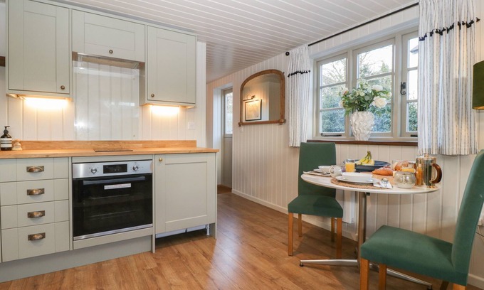 Eckington Cottage | THE ANNEX, pet friendly, character holiday cottage in Eckington