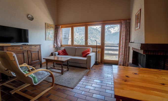 Barboleusaz Apartment | The apartment is located below the road to Villars halfway to the village of Gryon and the Barboleus