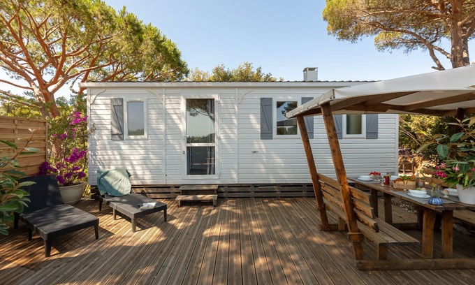 Giens House | The Arbousier, cosy mobile home with sea view