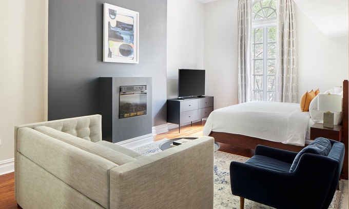 Gayborhood Apartment | The Arco powered by Sonder | Superior King Room