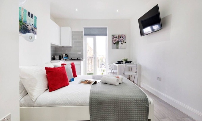 Fulham Broadway Apartment | The Armadale Road Residence II