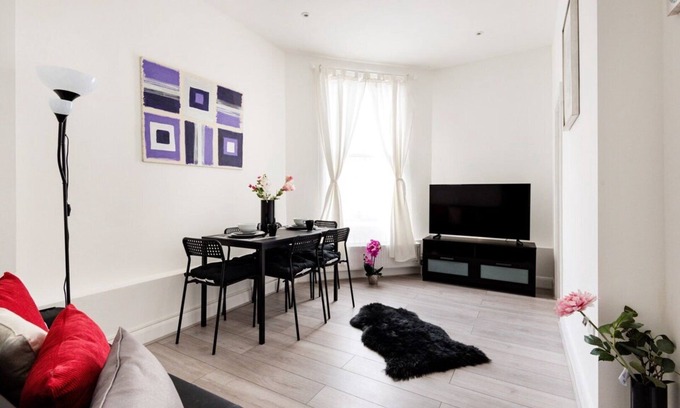West Brompton Apartment | The Armadale Road Residence I
