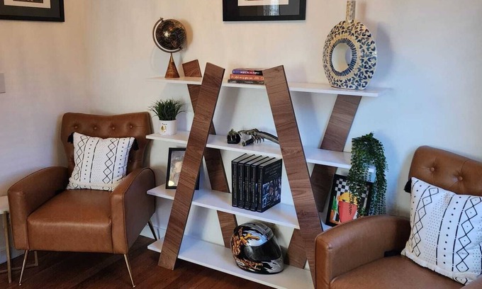 New Britain House | The Artist Den House