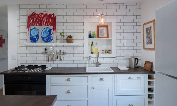 New London Apartment | The Artist Flat - Near Ocean Beach, Mystic + USCGA