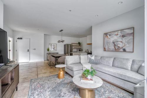 Humboldt Apartment | The Artist's Oasis on Alberta - 90 WalkScore